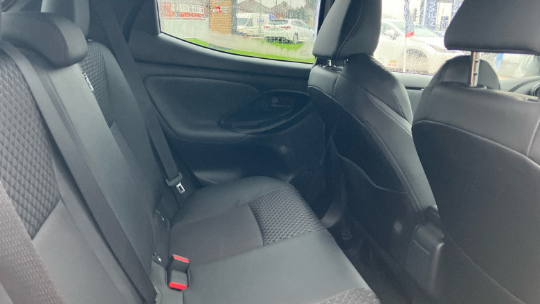 Toyota Yaris 1.5 Hybrid Dynamic 5dr CVT Hybrid Hatchback